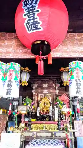 弥勒寺の本殿・本堂