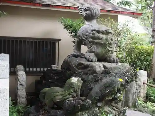 新宿下落合氷川神社の狛犬