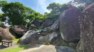 大汝牟遅神社の{uncategorized: "未分類", other: "その他", undefined: "問題あり", building: "その他建物", grave: "お墓", sacred_gate: "鳥居", guardian: "狛犬", statue: "像", buddha: "仏像", history: "歴史", nature: "自然", garden: "庭園", animal: "動物", pagoda: "塔", temizu: "手水舎", mountain_gate: "山門・神門", sanctuary: "本殿・本堂", subordinate: "末社・摂社", art: "芸術", scenery: "景色", jizo: "地蔵", ema: "絵馬", goshuin: "御朱印", omikuji: "おみくじ", items: "授与品その他", amulet: "お守り", goshuincho: "御朱印帳", eats: "食事", festival: "お祭り", votive_dance: "神楽", shichigosan: "七五三参", wedding: "結婚式", experience: "体験その他", initially: "初詣", around: "周辺", anti_infection: "感染症対策"}