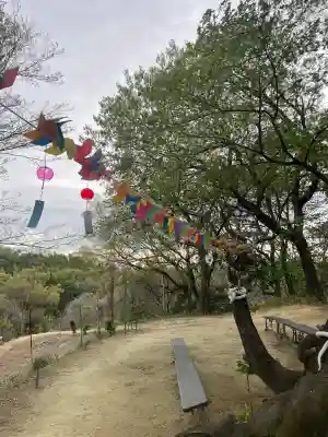 白美龍神社の{uncategorized: "未分類", other: "その他", undefined: "問題あり", building: "その他建物", grave: "お墓", sacred_gate: "鳥居", guardian: "狛犬", statue: "像", buddha: "仏像", history: "歴史", nature: "自然", garden: "庭園", animal: "動物", pagoda: "塔", temizu: "手水舎", mountain_gate: "山門・神門", sanctuary: "本殿・本堂", subordinate: "末社・摂社", art: "芸術", scenery: "景色", jizo: "地蔵", ema: "絵馬", goshuin: "御朱印", omikuji: "おみくじ", items: "授与品その他", amulet: "お守り", goshuincho: "御朱印帳", eats: "食事", festival: "お祭り", votive_dance: "神楽", shichigosan: "七五三参", wedding: "結婚式", experience: "体験その他", initially: "初詣", around: "周辺", anti_infection: "感染症対策"}