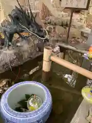 虻田神社の手水