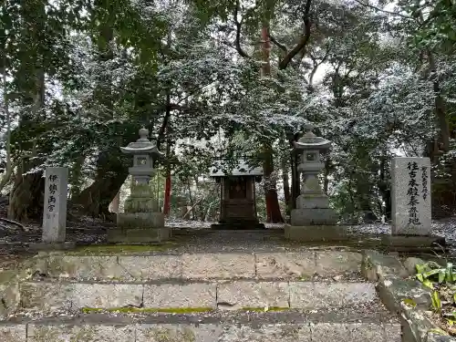 美濃國一宮　南宮大社の{uncategorized: "未分類", other: "その他", undefined: "問題あり", building: "その他建物", grave: "お墓", sacred_gate: "鳥居", guardian: "狛犬", statue: "像", buddha: "仏像", history: "歴史", nature: "自然", garden: "庭園", animal: "動物", pagoda: "塔", temizu: "手水舎", mountain_gate: "山門・神門", sanctuary: "本殿・本堂", subordinate: "末社・摂社", art: "芸術", scenery: "景色", jizo: "地蔵", ema: "絵馬", goshuin: "御朱印", omikuji: "おみくじ", items: "授与品その他", amulet: "お守り", goshuincho: "御朱印帳", eats: "食事", festival: "お祭り", votive_dance: "神楽", shichigosan: "七五三参", wedding: "結婚式", experience: "体験その他", initially: "初詣", around: "周辺", anti_infection: "感染症対策"}