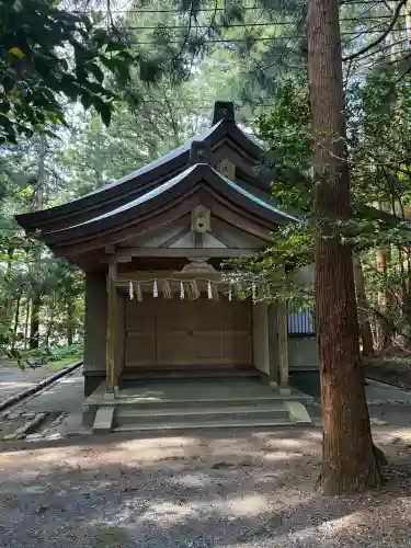 彌彦神社の{uncategorized: "未分類", other: "その他", undefined: "問題あり", building: "その他建物", grave: "お墓", sacred_gate: "鳥居", guardian: "狛犬", statue: "像", buddha: "仏像", history: "歴史", nature: "自然", garden: "庭園", animal: "動物", pagoda: "塔", temizu: "手水舎", mountain_gate: "山門・神門", sanctuary: "本殿・本堂", subordinate: "末社・摂社", art: "芸術", scenery: "景色", jizo: "地蔵", ema: "絵馬", goshuin: "御朱印", omikuji: "おみくじ", items: "授与品その他", amulet: "お守り", goshuincho: "御朱印帳", eats: "食事", festival: "お祭り", votive_dance: "神楽", shichigosan: "七五三参", wedding: "結婚式", experience: "体験その他", initially: "初詣", around: "周辺", anti_infection: "感染症対策"}
