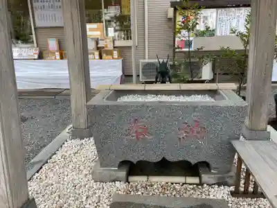 日々神社の手水舎