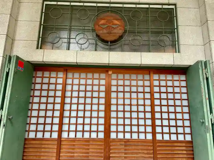 正洞院の{uncategorized: "未分類", other: "その他", undefined: "問題あり", building: "その他建物", grave: "お墓", sacred_gate: "鳥居", guardian: "狛犬", statue: "像", buddha: "仏像", history: "歴史", nature: "自然", garden: "庭園", animal: "動物", pagoda: "塔", temizu: "手水舎", mountain_gate: "山門・神門", sanctuary: "本殿・本堂", subordinate: "末社・摂社", art: "芸術", scenery: "景色", jizo: "地蔵", ema: "絵馬", goshuin: "御朱印", omikuji: "おみくじ", items: "授与品その他", amulet: "お守り", goshuincho: "御朱印帳", eats: "食事", festival: "お祭り", votive_dance: "神楽", shichigosan: "七五三参", wedding: "結婚式", experience: "体験その他", initially: "初詣", around: "周辺", anti_infection: "感染症対策"}