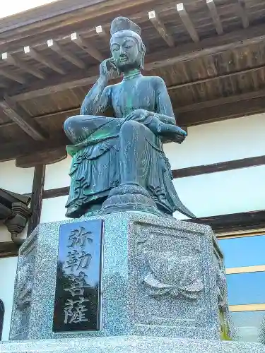 鷹硯寺の仏像