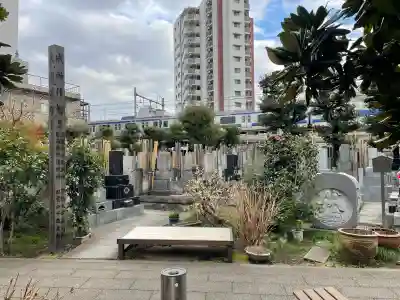 正覚寺の{uncategorized: "未分類", other: "その他", undefined: "問題あり", building: "その他建物", grave: "お墓", sacred_gate: "鳥居", guardian: "狛犬", statue: "像", buddha: "仏像", history: "歴史", nature: "自然", garden: "庭園", animal: "動物", pagoda: "塔", temizu: "手水舎", mountain_gate: "山門・神門", sanctuary: "本殿・本堂", subordinate: "末社・摂社", art: "芸術", scenery: "景色", jizo: "地蔵", ema: "絵馬", goshuin: "御朱印", omikuji: "おみくじ", items: "授与品その他", amulet: "お守り", goshuincho: "御朱印帳", eats: "食事", festival: "お祭り", votive_dance: "神楽", shichigosan: "七五三参", wedding: "結婚式", experience: "体験その他", initially: "初詣", around: "周辺", anti_infection: "感染症対策"}