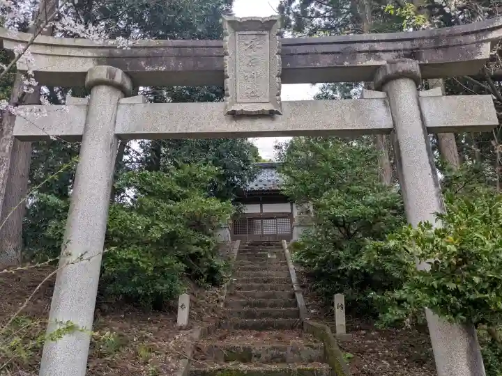 塚原神社の{uncategorized: "未分類", other: "その他", undefined: "問題あり", building: "その他建物", grave: "お墓", sacred_gate: "鳥居", guardian: "狛犬", statue: "像", buddha: "仏像", history: "歴史", nature: "自然", garden: "庭園", animal: "動物", pagoda: "塔", temizu: "手水舎", mountain_gate: "山門・神門", sanctuary: "本殿・本堂", subordinate: "末社・摂社", art: "芸術", scenery: "景色", jizo: "地蔵", ema: "絵馬", goshuin: "御朱印", omikuji: "おみくじ", items: "授与品その他", amulet: "お守り", goshuincho: "御朱印帳", eats: "食事", festival: "お祭り", votive_dance: "神楽", shichigosan: "七五三参", wedding: "結婚式", experience: "体験その他", initially: "初詣", around: "周辺", anti_infection: "感染症対策"}