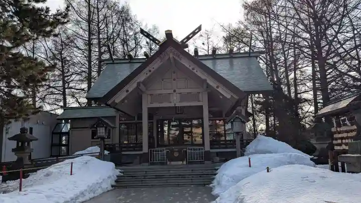 白石神社の本殿・本堂