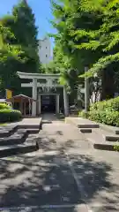 新橋鹽竃神社の鳥居