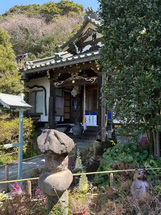 常栄寺の{uncategorized: "未分類", other: "その他", undefined: "問題あり", building: "その他建物", grave: "お墓", sacred_gate: "鳥居", guardian: "狛犬", statue: "像", buddha: "仏像", history: "歴史", nature: "自然", garden: "庭園", animal: "動物", pagoda: "塔", temizu: "手水舎", mountain_gate: "山門・神門", sanctuary: "本殿・本堂", subordinate: "末社・摂社", art: "芸術", scenery: "景色", jizo: "地蔵", ema: "絵馬", goshuin: "御朱印", omikuji: "おみくじ", items: "授与品その他", amulet: "お守り", goshuincho: "御朱印帳", eats: "食事", festival: "お祭り", votive_dance: "神楽", shichigosan: "七五三参", wedding: "結婚式", experience: "体験その他", initially: "初詣", around: "周辺", anti_infection: "感染症対策"}