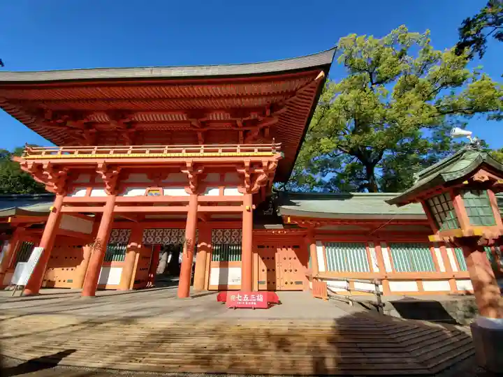武蔵一宮氷川神社の山門・神門