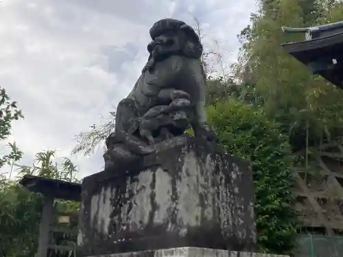 諏訪神社の{uncategorized: "未分類", other: "その他", undefined: "問題あり", building: "その他建物", grave: "お墓", sacred_gate: "鳥居", guardian: "狛犬", statue: "像", buddha: "仏像", history: "歴史", nature: "自然", garden: "庭園", animal: "動物", pagoda: "塔", temizu: "手水舎", mountain_gate: "山門・神門", sanctuary: "本殿・本堂", subordinate: "末社・摂社", art: "芸術", scenery: "景色", jizo: "地蔵", ema: "絵馬", goshuin: "御朱印", omikuji: "おみくじ", items: "授与品その他", amulet: "お守り", goshuincho: "御朱印帳", eats: "食事", festival: "お祭り", votive_dance: "神楽", shichigosan: "七五三参", wedding: "結婚式", experience: "体験その他", initially: "初詣", around: "周辺", anti_infection: "感染症対策"}