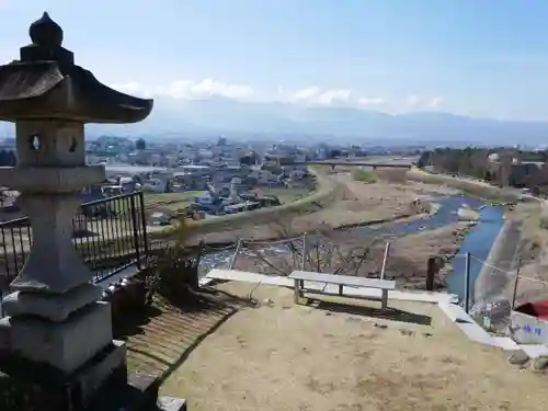 差出磯大嶽山神社 仕事と健康と厄よけの神さまの景色