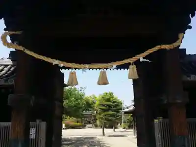 誉田八幡宮の山門・神門