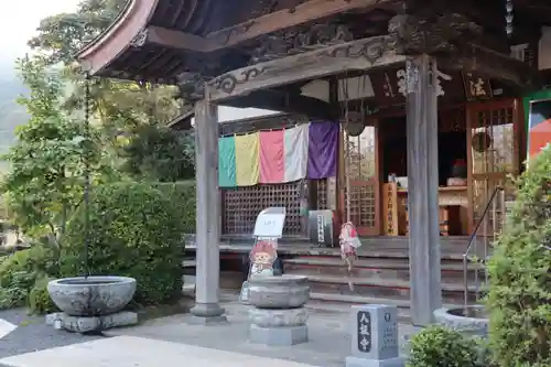 八坂寺の本殿・本堂