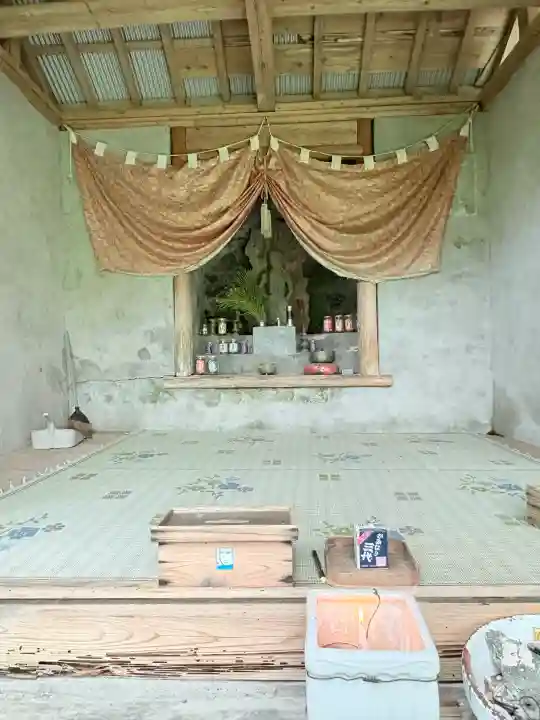 灌頂ヶ滝不動明王の本殿・本堂