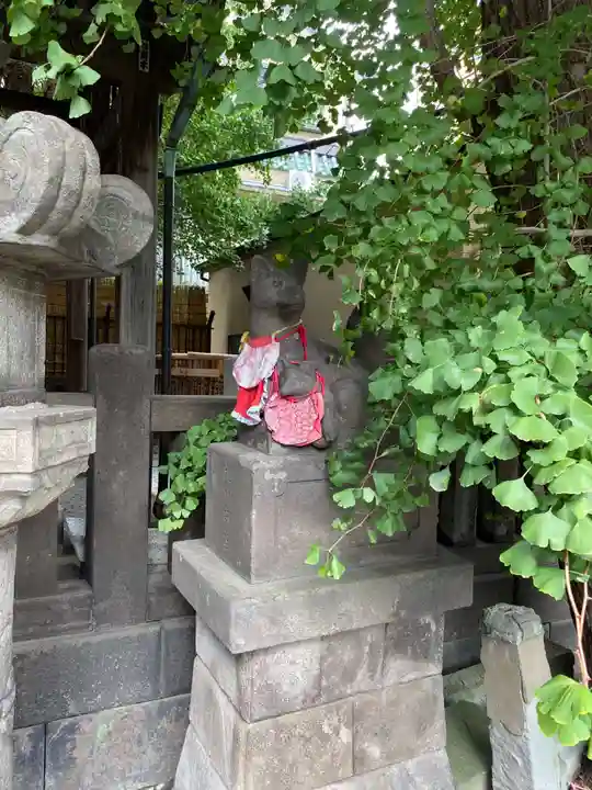 被官稲荷神社の狛犬