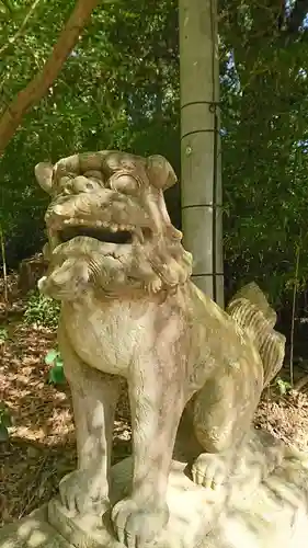 新田神社の狛犬