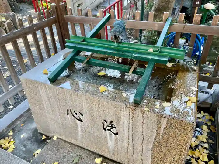 江島杉山神社の手水舎