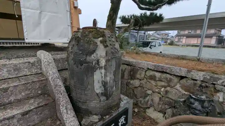 安養寺の{uncategorized: "未分類", other: "その他", undefined: "問題あり", building: "その他建物", grave: "お墓", sacred_gate: "鳥居", guardian: "狛犬", statue: "像", buddha: "仏像", history: "歴史", nature: "自然", garden: "庭園", animal: "動物", pagoda: "塔", temizu: "手水舎", mountain_gate: "山門・神門", sanctuary: "本殿・本堂", subordinate: "末社・摂社", art: "芸術", scenery: "景色", jizo: "地蔵", ema: "絵馬", goshuin: "御朱印", omikuji: "おみくじ", items: "授与品その他", amulet: "お守り", goshuincho: "御朱印帳", eats: "食事", festival: "お祭り", votive_dance: "神楽", shichigosan: "七五三参", wedding: "結婚式", experience: "体験その他", initially: "初詣", around: "周辺", anti_infection: "感染症対策"}