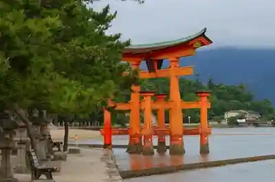 厳島神社の鳥居