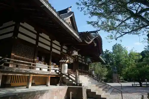 尾山神社の本殿・本堂