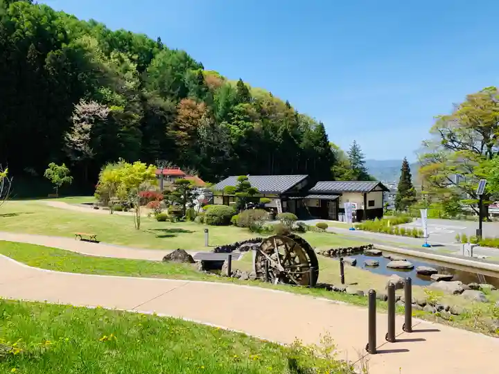 諏訪大社上社前宮(長野県)