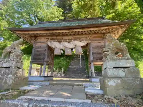 加多神社の{uncategorized: "未分類", other: "その他", undefined: "問題あり", building: "その他建物", grave: "お墓", sacred_gate: "鳥居", guardian: "狛犬", statue: "像", buddha: "仏像", history: "歴史", nature: "自然", garden: "庭園", animal: "動物", pagoda: "塔", temizu: "手水舎", mountain_gate: "山門・神門", sanctuary: "本殿・本堂", subordinate: "末社・摂社", art: "芸術", scenery: "景色", jizo: "地蔵", ema: "絵馬", goshuin: "御朱印", omikuji: "おみくじ", items: "授与品その他", amulet: "お守り", goshuincho: "御朱印帳", eats: "食事", festival: "お祭り", votive_dance: "神楽", shichigosan: "七五三参", wedding: "結婚式", experience: "体験その他", initially: "初詣", around: "周辺", anti_infection: "感染症対策"}