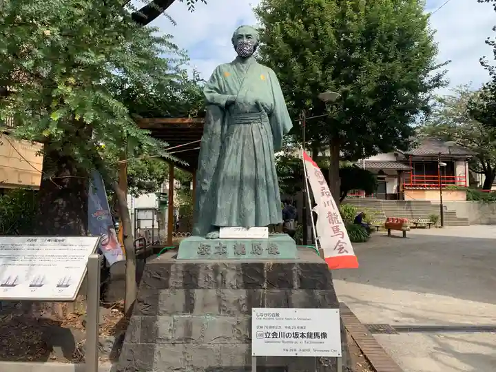 仲町稲荷神社の像