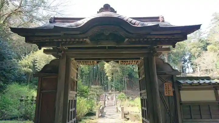 月照寺の山門・神門