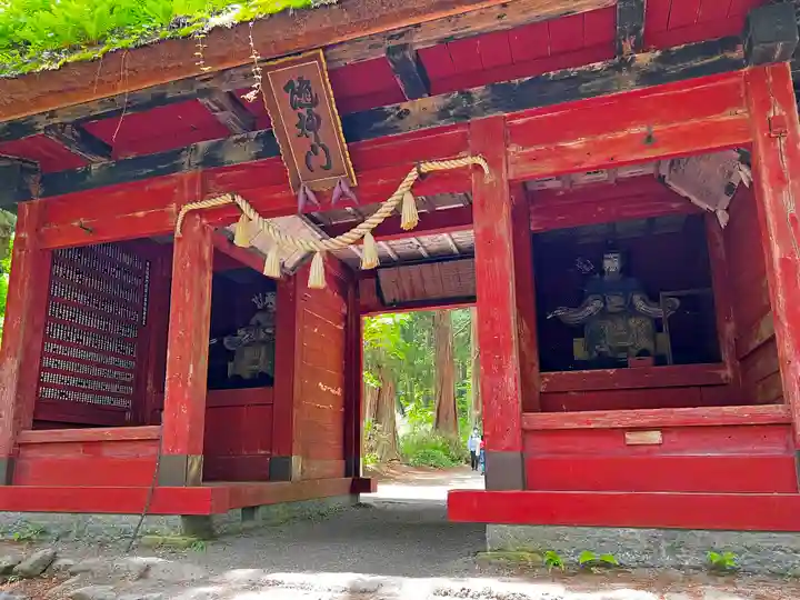 戸隠神社奥社の山門・神門
