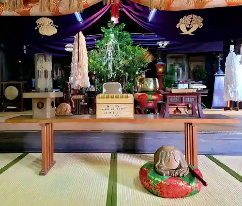 持正院の本殿・本堂