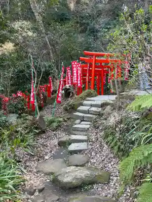 佐助稲荷神社の{uncategorized: "未分類", other: "その他", undefined: "問題あり", building: "その他建物", grave: "お墓", sacred_gate: "鳥居", guardian: "狛犬", statue: "像", buddha: "仏像", history: "歴史", nature: "自然", garden: "庭園", animal: "動物", pagoda: "塔", temizu: "手水舎", mountain_gate: "山門・神門", sanctuary: "本殿・本堂", subordinate: "末社・摂社", art: "芸術", scenery: "景色", jizo: "地蔵", ema: "絵馬", goshuin: "御朱印", omikuji: "おみくじ", items: "授与品その他", amulet: "お守り", goshuincho: "御朱印帳", eats: "食事", festival: "お祭り", votive_dance: "神楽", shichigosan: "七五三参", wedding: "結婚式", experience: "体験その他", initially: "初詣", around: "周辺", anti_infection: "感染症対策"}