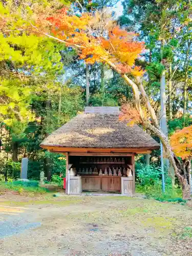 西明寺の{uncategorized: "未分類", other: "その他", undefined: "問題あり", building: "その他建物", grave: "お墓", sacred_gate: "鳥居", guardian: "狛犬", statue: "像", buddha: "仏像", history: "歴史", nature: "自然", garden: "庭園", animal: "動物", pagoda: "塔", temizu: "手水舎", mountain_gate: "山門・神門", sanctuary: "本殿・本堂", subordinate: "末社・摂社", art: "芸術", scenery: "景色", jizo: "地蔵", ema: "絵馬", goshuin: "御朱印", omikuji: "おみくじ", items: "授与品その他", amulet: "お守り", goshuincho: "御朱印帳", eats: "食事", festival: "お祭り", votive_dance: "神楽", shichigosan: "七五三参", wedding: "結婚式", experience: "体験その他", initially: "初詣", around: "周辺", anti_infection: "感染症対策"}