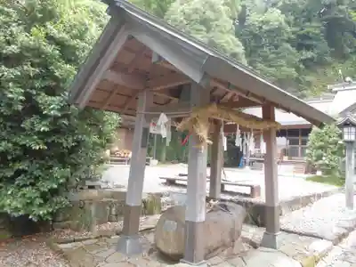 新羽杉山神社の手水舎