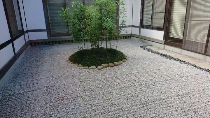 埴生神社の庭園