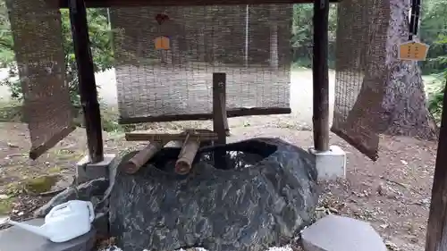 雨紛神社の手水