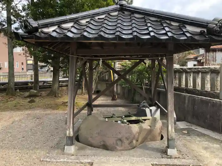 野蛟神社の手水舎