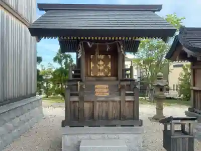 八ツ屋神明社の{uncategorized: "未分類", other: "その他", undefined: "問題あり", building: "その他建物", grave: "お墓", sacred_gate: "鳥居", guardian: "狛犬", statue: "像", buddha: "仏像", history: "歴史", nature: "自然", garden: "庭園", animal: "動物", pagoda: "塔", temizu: "手水舎", mountain_gate: "山門・神門", sanctuary: "本殿・本堂", subordinate: "末社・摂社", art: "芸術", scenery: "景色", jizo: "地蔵", ema: "絵馬", goshuin: "御朱印", omikuji: "おみくじ", items: "授与品その他", amulet: "お守り", goshuincho: "御朱印帳", eats: "食事", festival: "お祭り", votive_dance: "神楽", shichigosan: "七五三参", wedding: "結婚式", experience: "体験その他", initially: "初詣", around: "周辺", anti_infection: "感染症対策"}