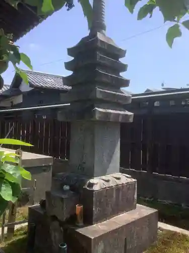 慈光院（曼陀羅寺塔頭）の塔