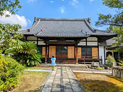 長母寺の本殿・本堂