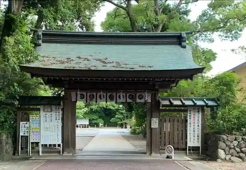 砥鹿神社（里宮）の山門・神門