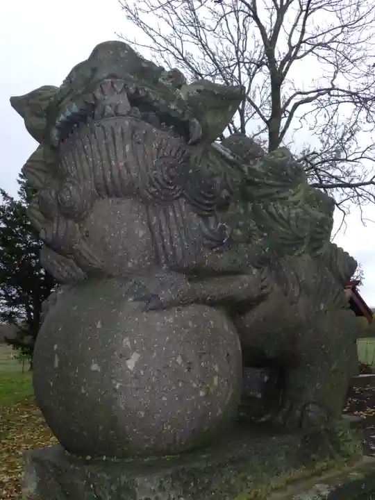 東裏神社の狛犬