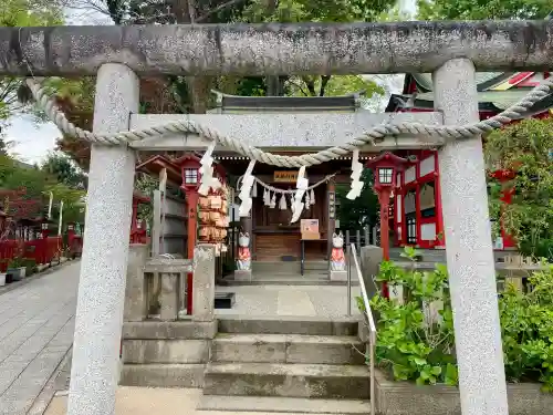 民部稲荷神社（川越八幡宮境内社）の{uncategorized: "未分類", other: "その他", undefined: "問題あり", building: "その他建物", grave: "お墓", sacred_gate: "鳥居", guardian: "狛犬", statue: "像", buddha: "仏像", history: "歴史", nature: "自然", garden: "庭園", animal: "動物", pagoda: "塔", temizu: "手水舎", mountain_gate: "山門・神門", sanctuary: "本殿・本堂", subordinate: "末社・摂社", art: "芸術", scenery: "景色", jizo: "地蔵", ema: "絵馬", goshuin: "御朱印", omikuji: "おみくじ", items: "授与品その他", amulet: "お守り", goshuincho: "御朱印帳", eats: "食事", festival: "お祭り", votive_dance: "神楽", shichigosan: "七五三参", wedding: "結婚式", experience: "体験その他", initially: "初詣", around: "周辺", anti_infection: "感染症対策"}