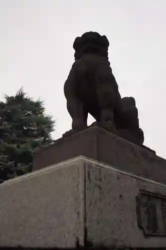 草加神社の狛犬