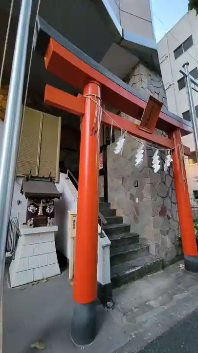 初音森神社の鳥居