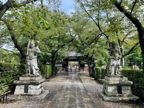 安養寺の像