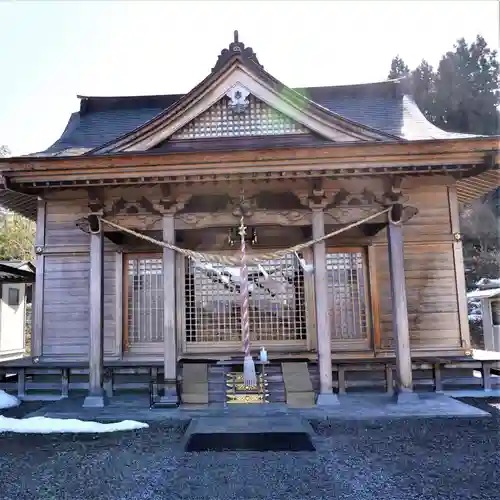白根三吉神社の本殿・本堂
