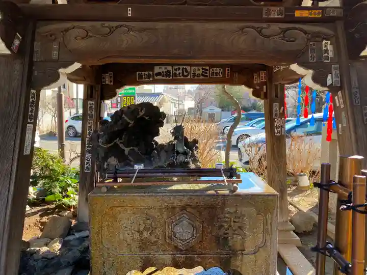 白山神社の手水舎